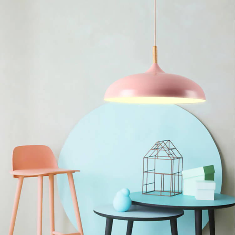Kleurrijke Metalen Hanglamp met Houten Accent