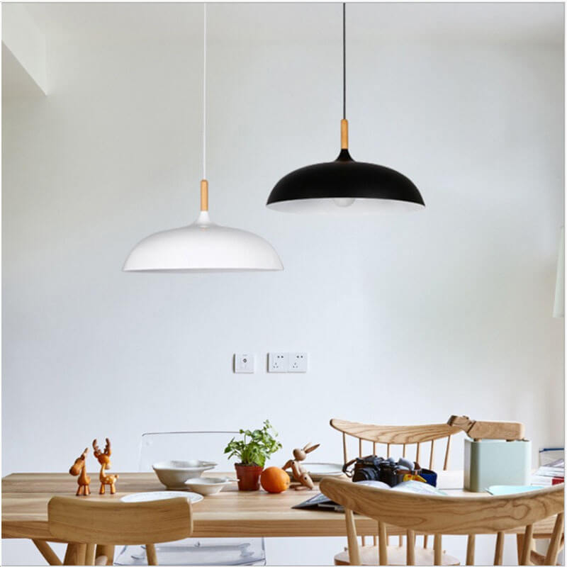 Kleurrijke Metalen Hanglamp met Houten Accent