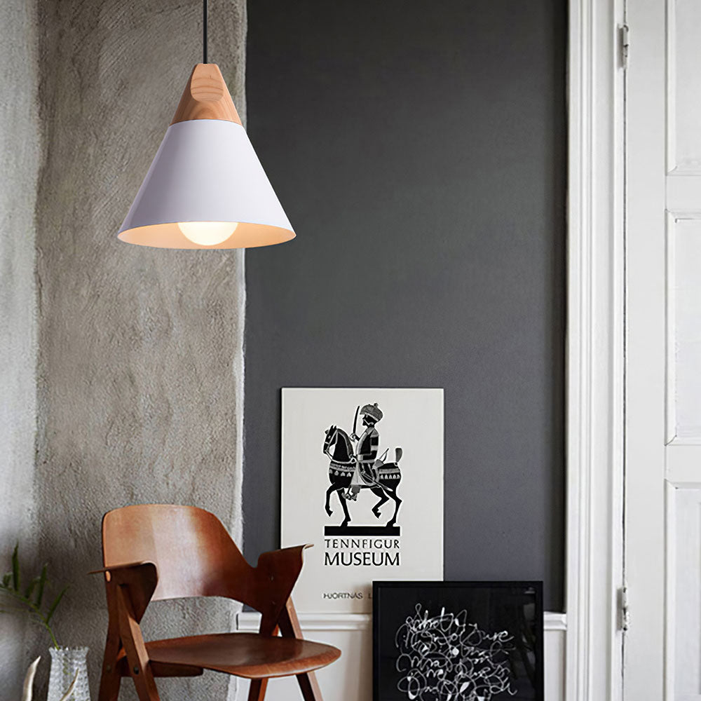 Scandinavische hanglamp van hout en aluminium