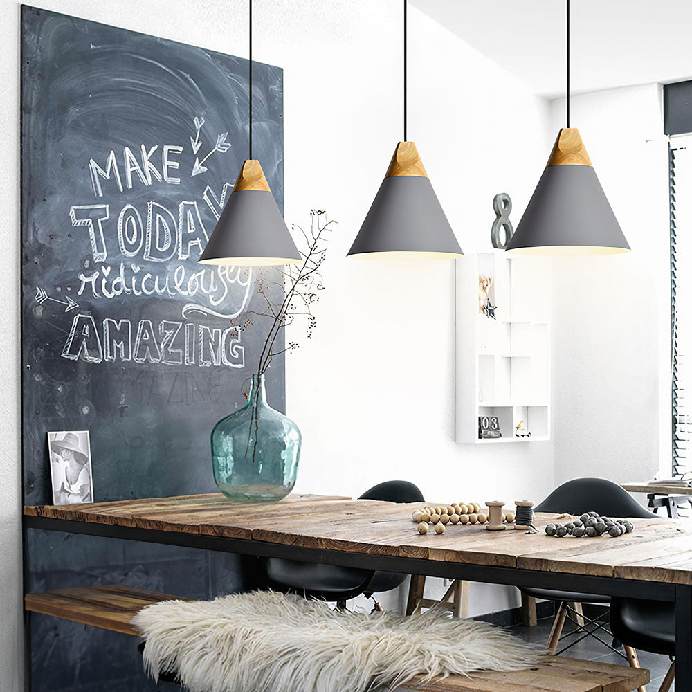 Scandinavische hanglamp van hout en aluminium