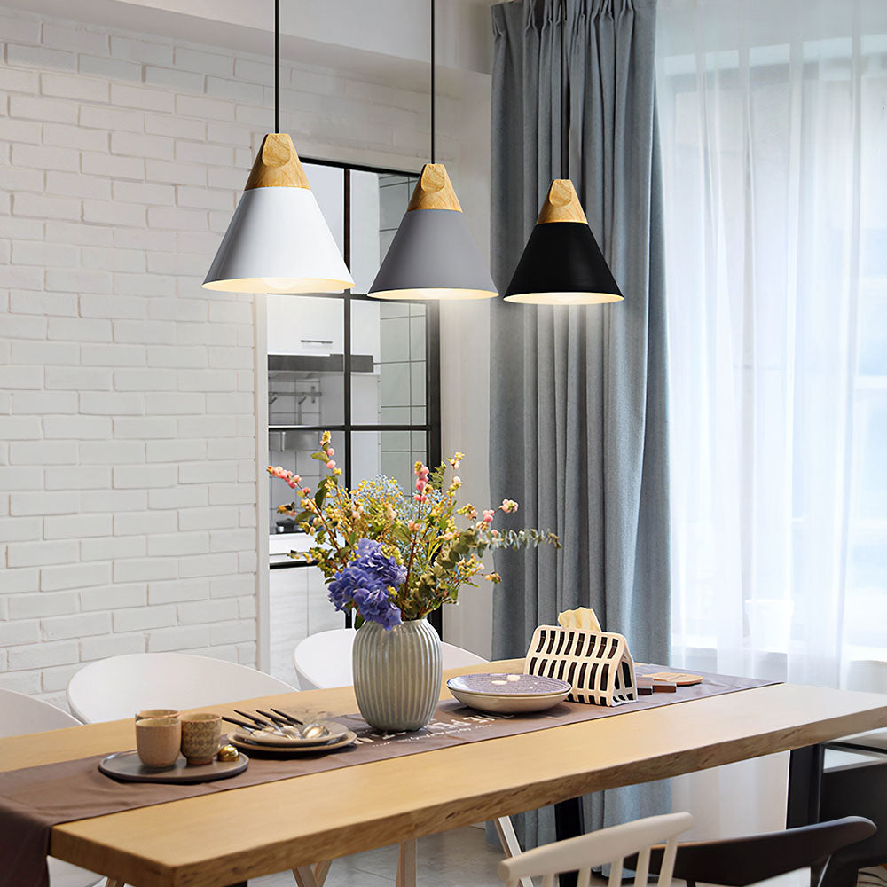 Scandinavische hanglamp van hout en aluminium