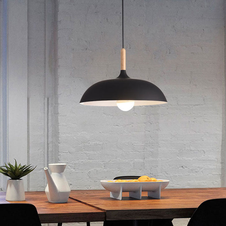 Kleurrijke Metalen Hanglamp met Houten Accent