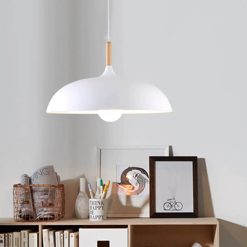 Kleurrijke Metalen Hanglamp met Houten Accent
