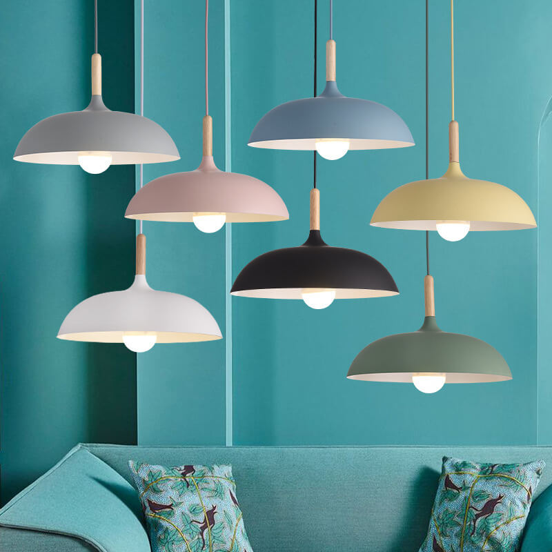 Kleurrijke Metalen Hanglamp met Houten Accent